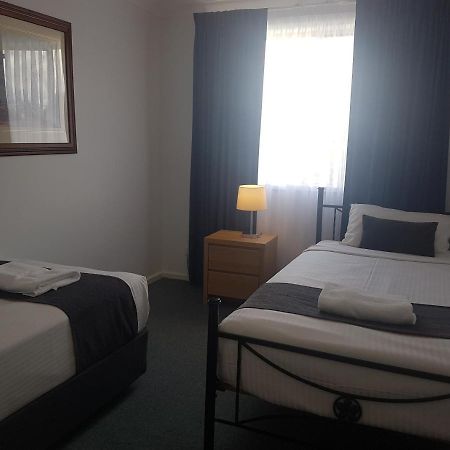 Mid City Motor Inn Сінґлтон Екстер'єр фото