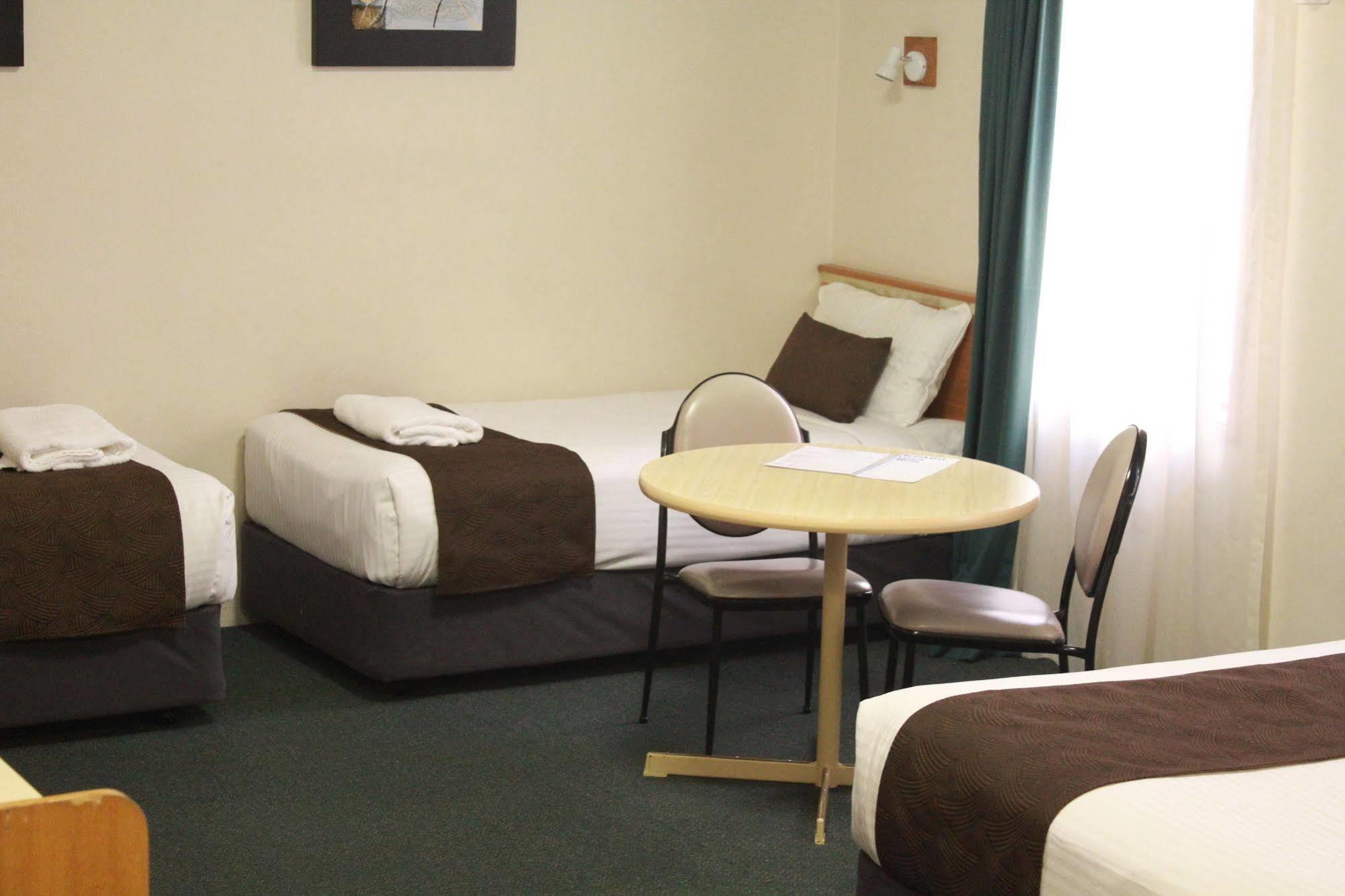 Mid City Motor Inn Сінґлтон Екстер'єр фото