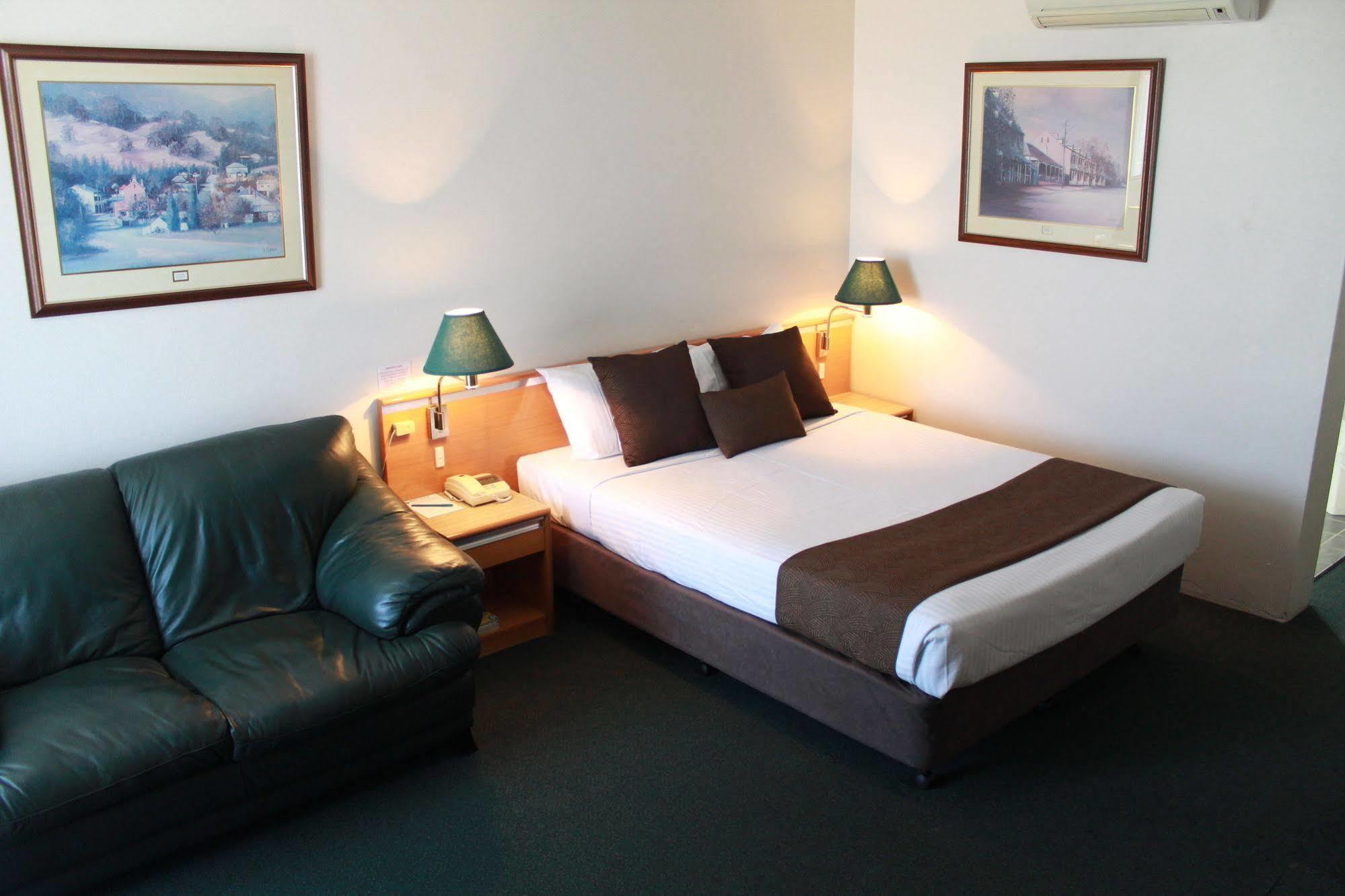 Mid City Motor Inn Сінґлтон Екстер'єр фото