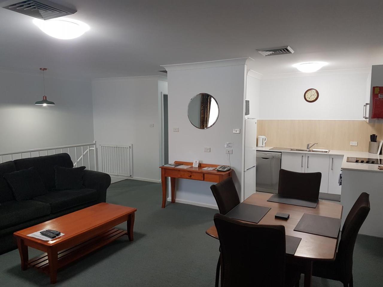 Mid City Motor Inn Сінґлтон Екстер'єр фото