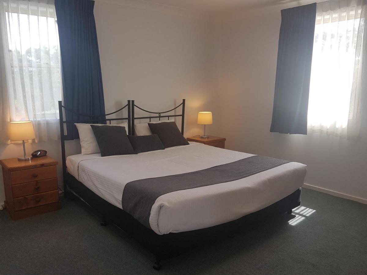 Mid City Motor Inn Сінґлтон Екстер'єр фото